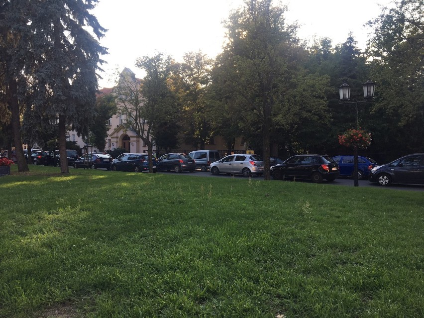 Luboń: Zobacz jak w parafii pod wezwaniem św. Barbary w Luboniu, święcono pojazdy 