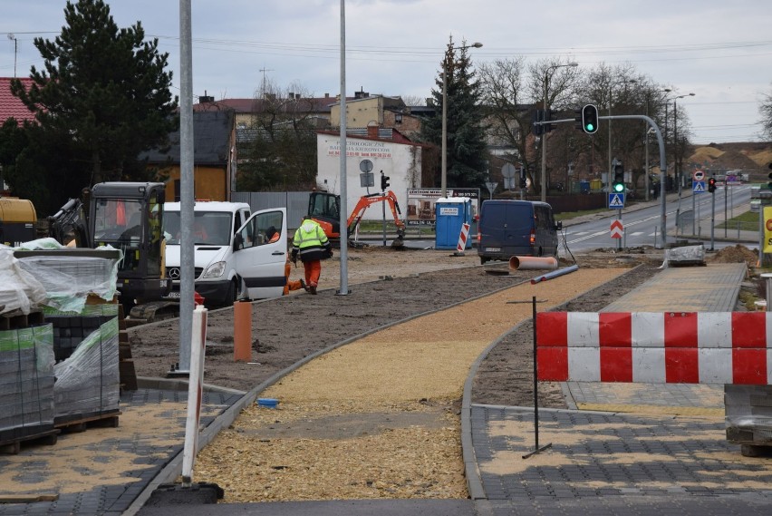 Kolejny etap przebudowy ul. Popiełuszki. Zamykają skrzyżowanie z Warszawską. Zobacz zalecane objazdy [FOTO]