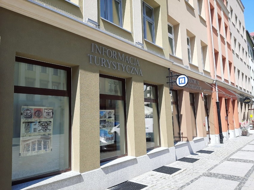 Informacja Turystyczna w Świdnicy mieści się przy ul. Rynek...