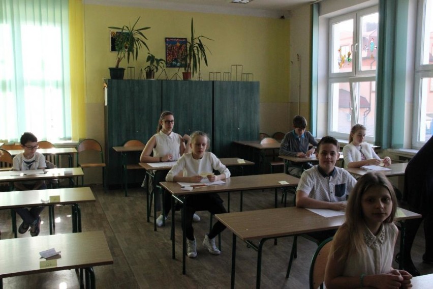 Egzamin szóstoklasisty w SP6 w Zawierciu