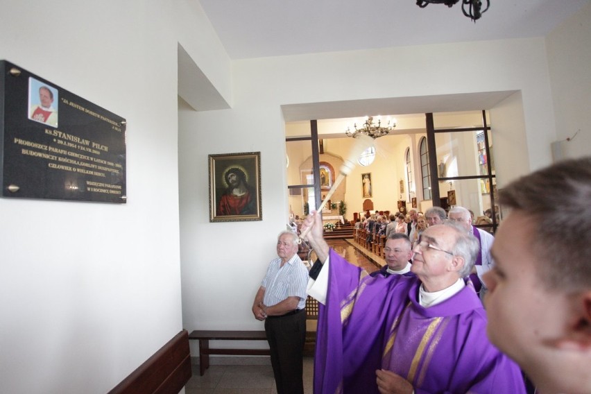 Gierczyce. Upamiętniono zmarłego rok temu proboszcza, ks. Stanisława Pilcha - zobacz zdjęcia