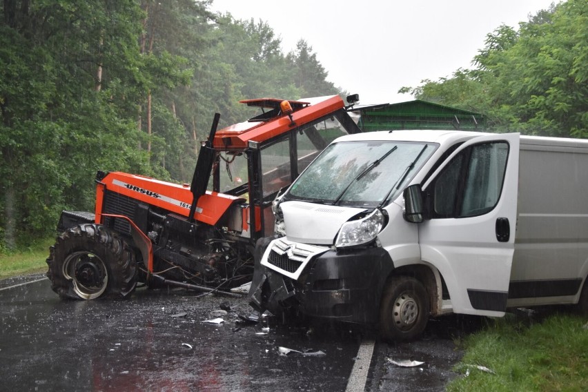Grodzisk. Wypadek na drodze 308 przy wyjeździe z Grodziska w stronę Lasówek