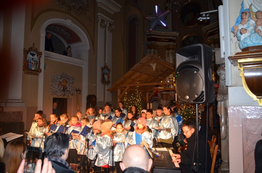 Koncert kolęd i pastorałek w kościele św. Anny w Błaszkach ZDJĘCIA