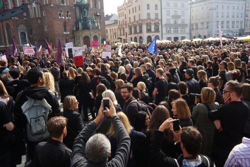 Tak wyglądał "Czarny Protest" w Krakowie w 2016 roku