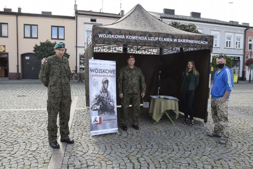 Promocja służby wojskowej odbywała się w Rynku