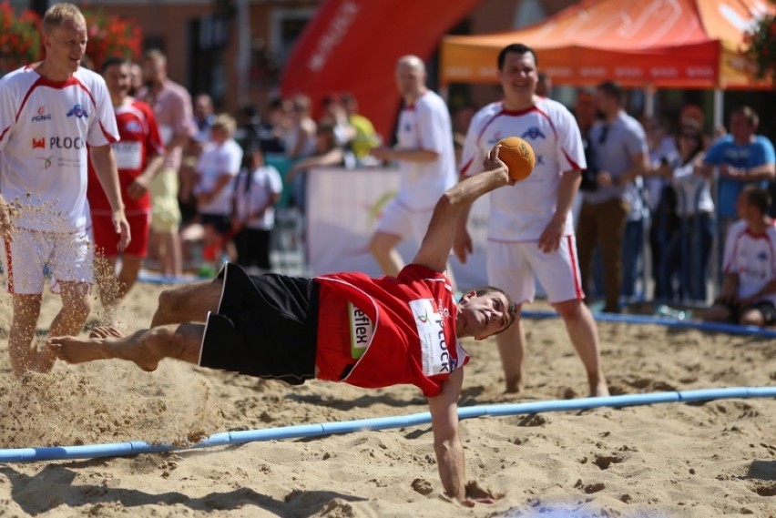 Beach Handball Płock. Budują już plażę przed Ratuszem