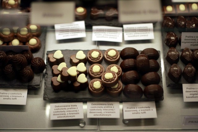 Ponad pięć kg na osobę - tyle rocznie czekolady zjadamy w naszym kraju.