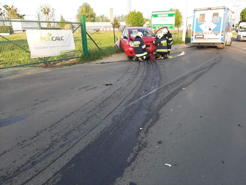 Strażacy z powiatu brodnickiego w akcji. Pożar kabiny auta i sadzy w kominie