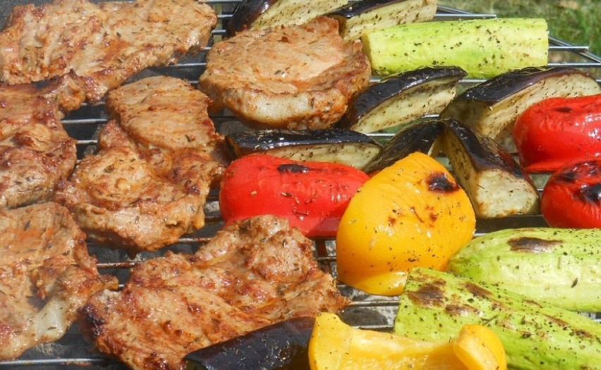 Mięso i warzywa z grilla