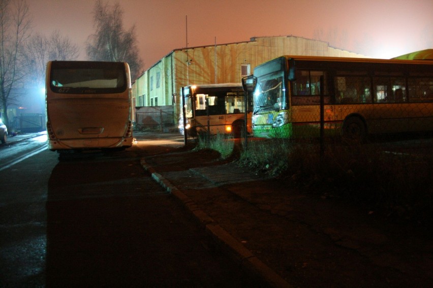 Tragiczny wypadek i śmierć w zajezdni w Świętochłowicach. Autobus przygniótł człowieka