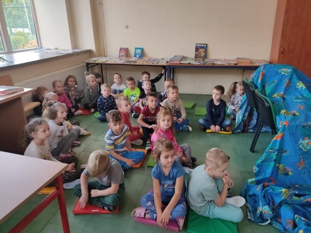 Dzień Głośnego Czytania w Szkole Podstawowej numer 5 w Jędrzejowie. Było proekologicznie.