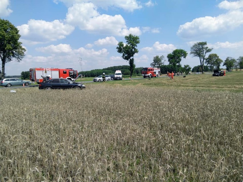 Wypadki w gminie Paradyż. Groźnie było w Krasiku i Solcu na drodze krajowej nr 74 [ZDJĘCIA]