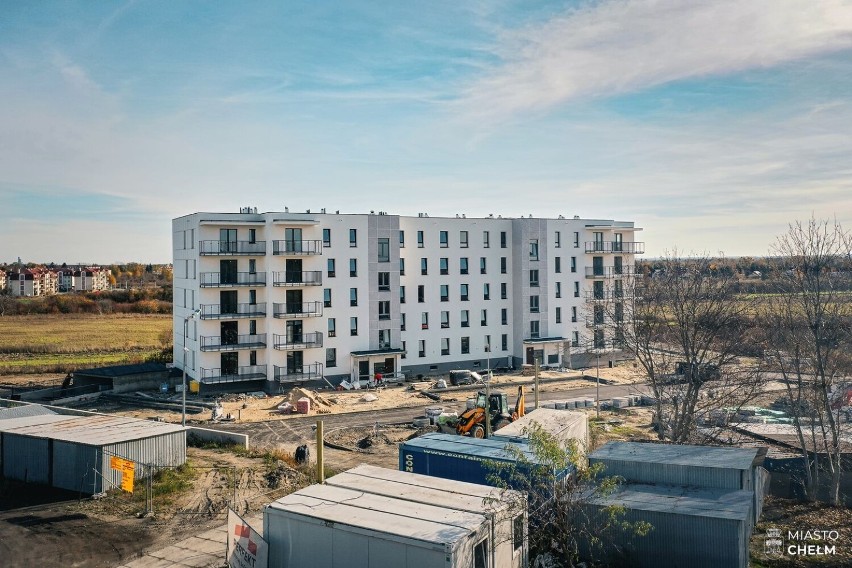 Chełmskie TBS kończy budowę dziewiątego bloku w Chełmie. Zobacz zdjęcia