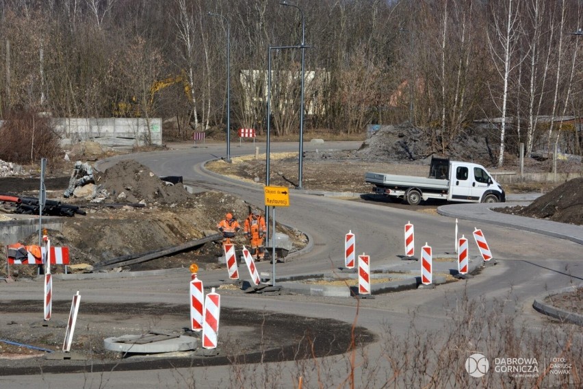 Nowy wiadukt kolejowy, drogi i ronda w Dąbrowie Górniczej -...