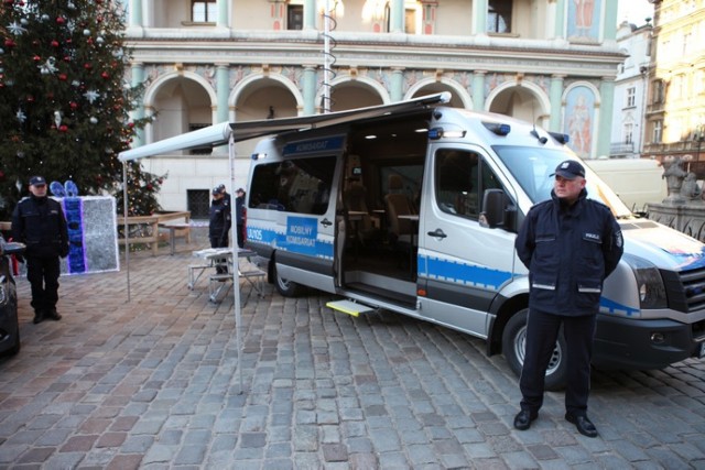 Mobilny komisariat policji w Poznaniu