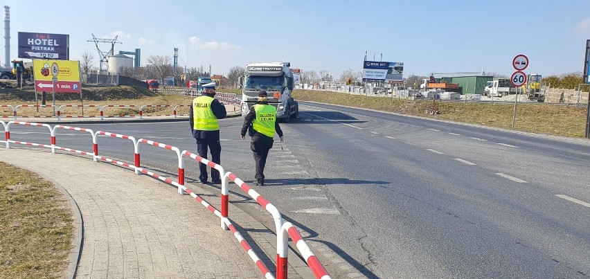 Trzemeszno. Policjanci i Służba Celna kontrolowali kierowców