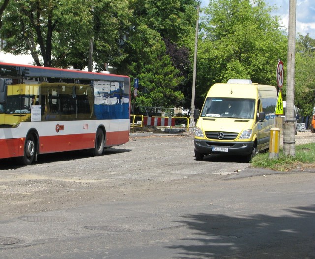 Żółte busiki Uni-Metalu jeżdżą nadal bez zmian na trasie z Kalet do Tarnowskich Gór i z Częstochowy do Tarnowskich Gór