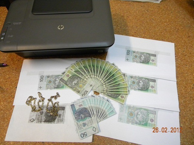 Gdyńska policja zatrzymała fałszerzy pieniędzy