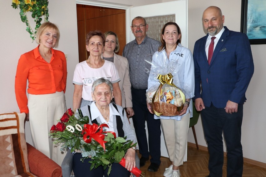 Pani Kazimiera Dobroń świętowała jubileusz 90. urodzin. Wszystkiego najlepszego! 