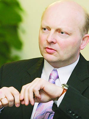Piotr Ołowski będzie oszczędzał m.in. na upominkach dla oficjalnych gości - budżet reprezentacyjny jego gabinetu ma zostać zmniejszony.