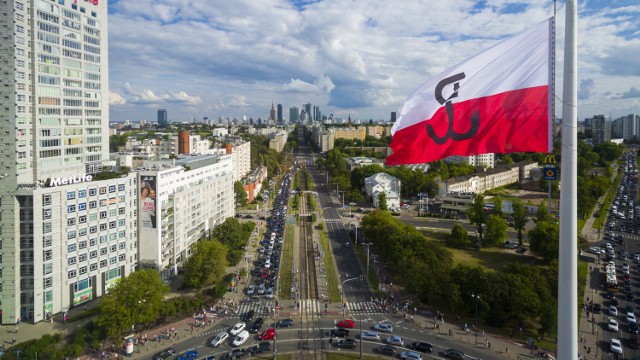 Godzina "W" 2016, Warszawa. Całe miasto stanęło, aby oddać hołd powstańcom [ZDJĘCIA, WIDEO]