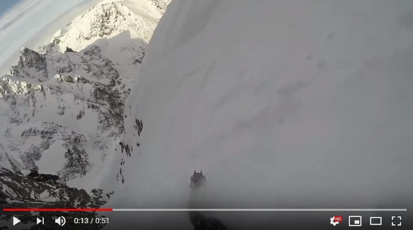Ten film pokazuje jak niebezpieczne są Tatry zimą! Mężczyzna zjechał z Rysów kilkaset metrów [FILM]