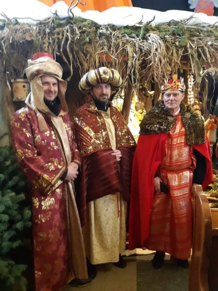 Trzej Królowie zawitali do parafii NSPJ w Pszczółkach. Zobaczcie zdjęcia!