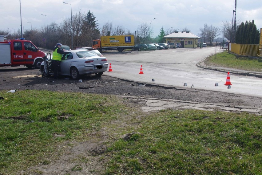 Dwa auta zderzyły się przy WORD-zie w Zamościu. Jeden z kierowców był nietrzeźwy