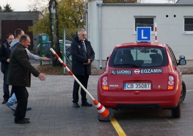 Jaką szkołę jazdy w Inowrocławiu polecają internauci? Gdzie warto się uczyć jeździć? Sprawdziliśmy. Zobaczcie >>>>>