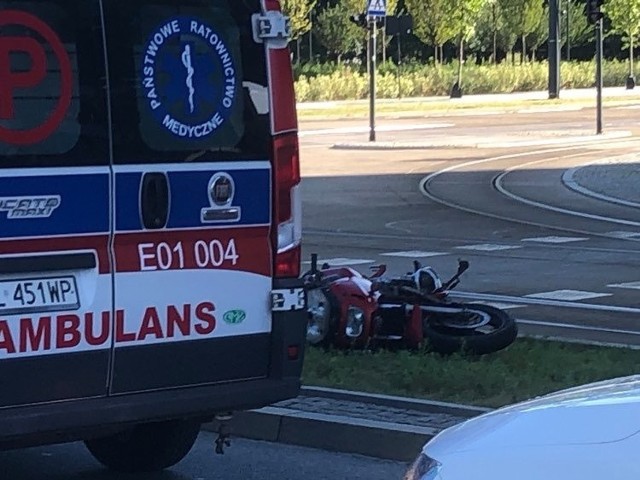 Wypadek motocyklisty w Łodzi na Kilińskiego przy Dworcu Fabrycznym. Do zdarzenia doszło w środę rano. Według nieoficjalnych informacji motocyklista był reanimowany na miejscu. W miejscu wypadku podczas czynności służb trwały utrudnienia w ruchu pojazdów.


ZOBACZ ZDJĘCIA Z MIEJSCA WYPADKU MOTOCYKLISTY>>>>