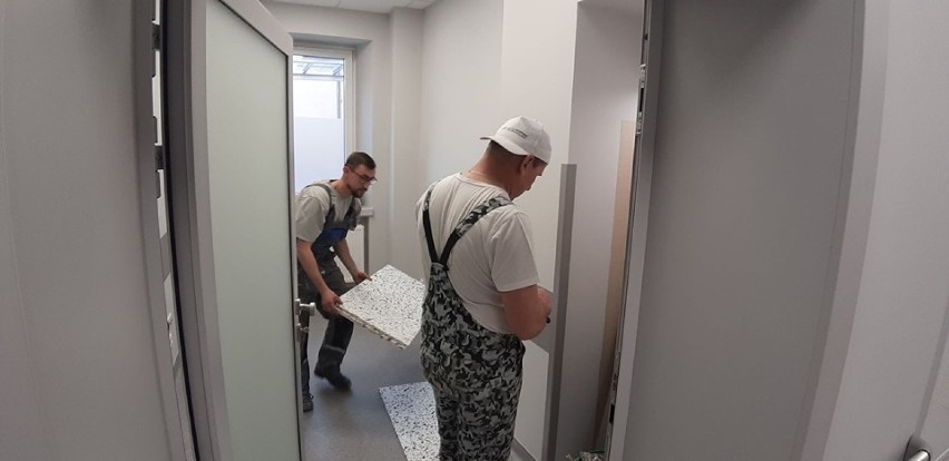Trwa remont gmachu szpitala przy ul. Toruńskiej. Koniec prac w listopadzie ZDJĘCIA