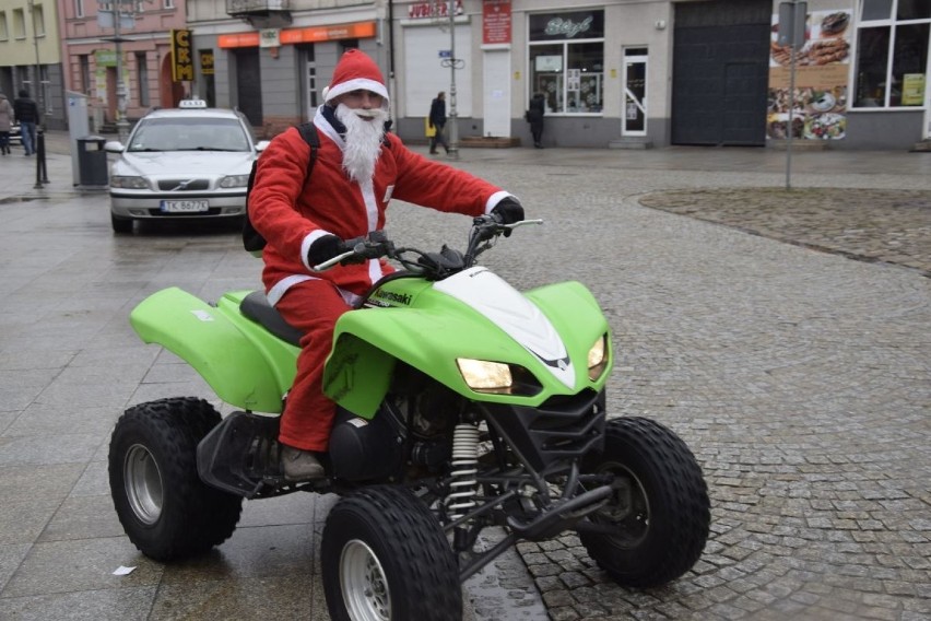 Mikołaje na motocyklach w Kielcach. Przywieźli uśmiech chorym dzieciom (ZDJĘCIA)