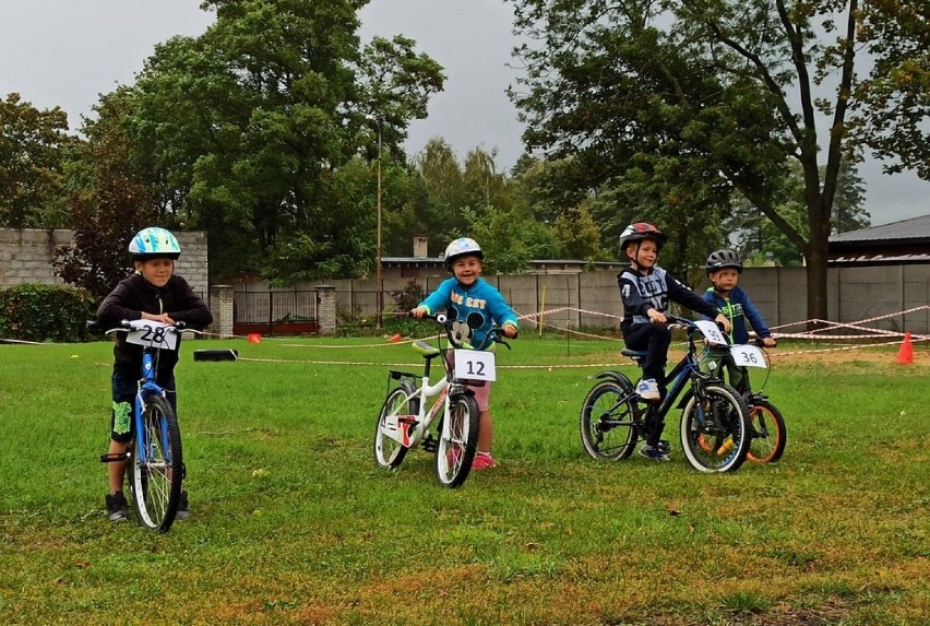 Młodym rowerzystom z gminy Zapolice deszcz niestraszny