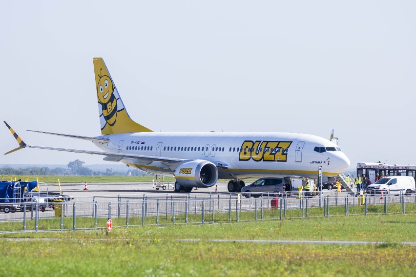 Pierwszy samolot linii Buzz wylądował na lotnisku w Modlinie