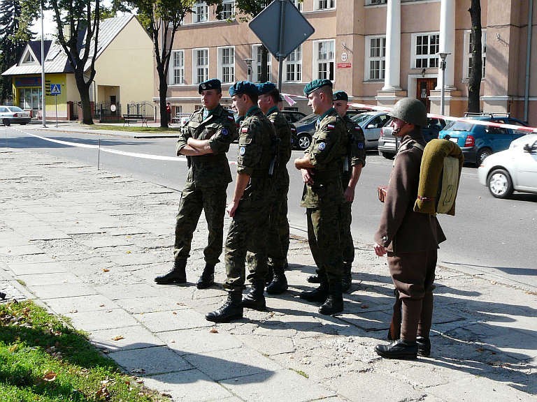 Sieradz: Odsłonięto Pomnik Sybiraków [ZDJĘCIA]