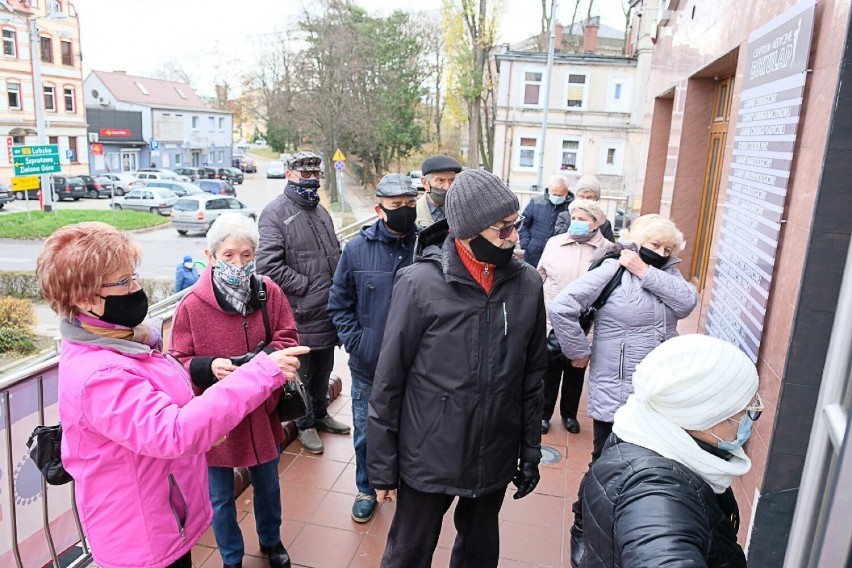 Darmowe szczepienia dla seniorów w Żarach. Jesienią 2020...