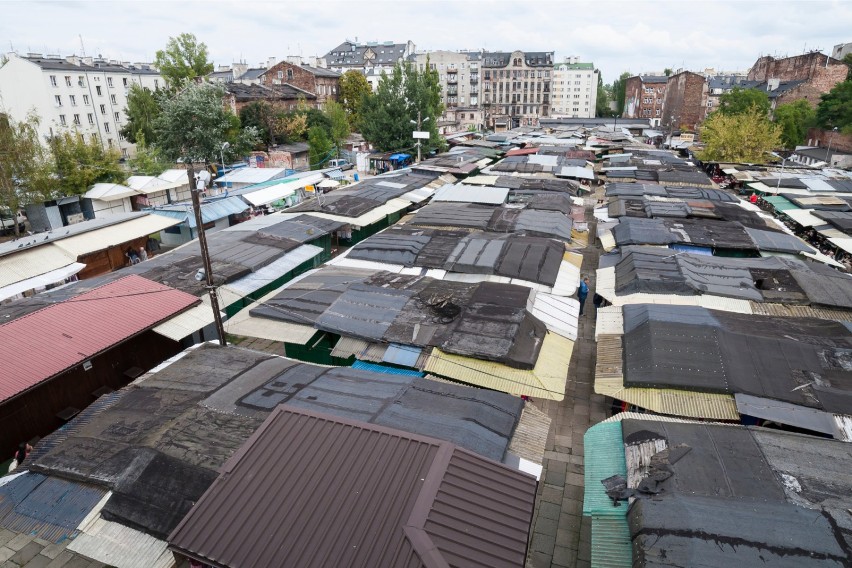 Historyczne sąsiedztwo. Bazar Różyckiego, główny ośrodek...