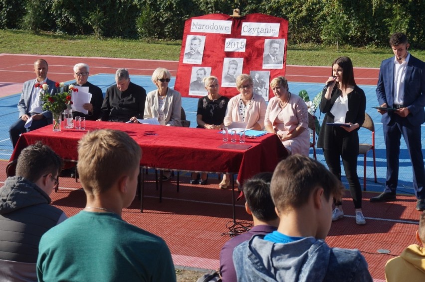 Narodowe Czytanie w Janowie Lubelskim. Mieszkańcy przyłączyli się do ogólnopolskiej akcji