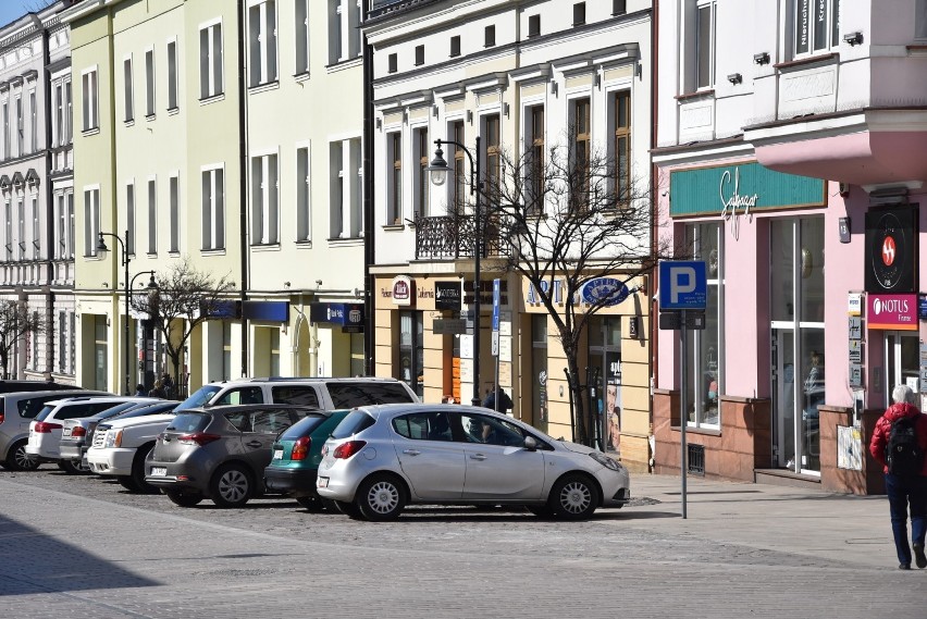 W Tarnowie pojawią się specjalne abonamenty parkingowe dla krwiodawców? Za 50 zł rocznie mogliby parkować na wszystkich parkingach miejskich