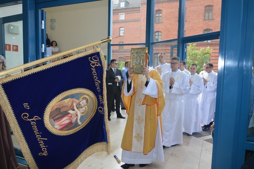 Biskup Czaja wyświęcił w Opolu 10 nowych kapłanów