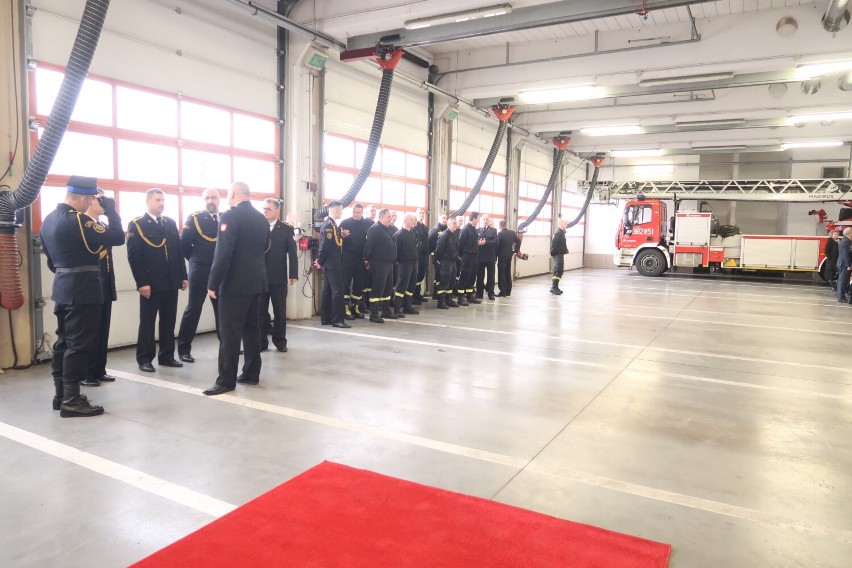 Zmiana na stanowisku Komendanta Miejskiego PSP w Wałbrzychu. Pożegnanie emerytowanych strażaków - zdjęcia
