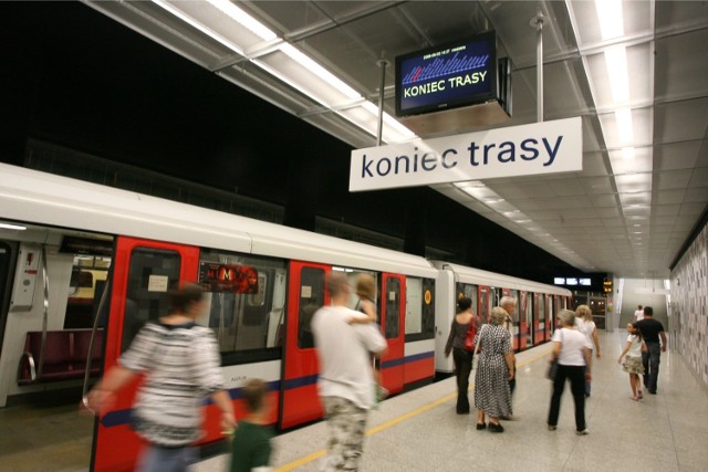 Remont torów w metrze. Przygotuj się na utrudnienia na I linii podziemnej kolejki