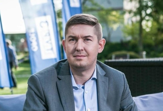 PSL przy wsparciu radnych ze stowarzyszenia Przyjazny Samorząd Powiatu Namysłowskiego, Koalicji Obywatelskiej i Lewicy odwołali Gęsiarza ze stanowiska starosty