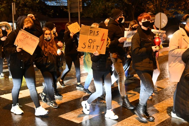 Czwartkowy protest kobiet w Kostrzynie nad Odrą odbył się w milczeniu i zadumie.