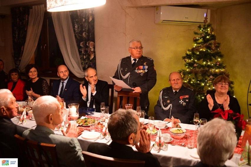 Członkowie Pilskiego Oddziału Stowarzyszenia Seniorów Lotnictwa Wojskowego zorganizowali spotkanie świąteczno-noworoczne [ZDJĘCIA]