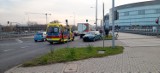 Zderzenie busa z samochodem osobowym na Alei Solidarności, przy Galerii Echo w Kielcach. Są ranni