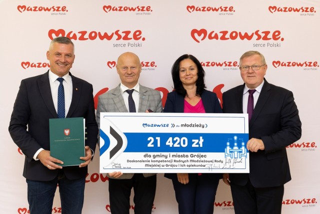 Burmistrz Grójca, Dariusz Gwiazda na oficjalnym podpisaniu umów.
