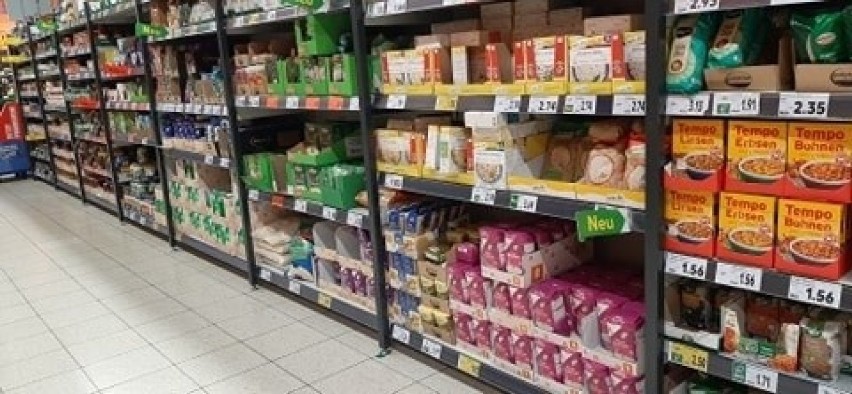 W niektórych marketach w Niemczech opustoszały półki,...