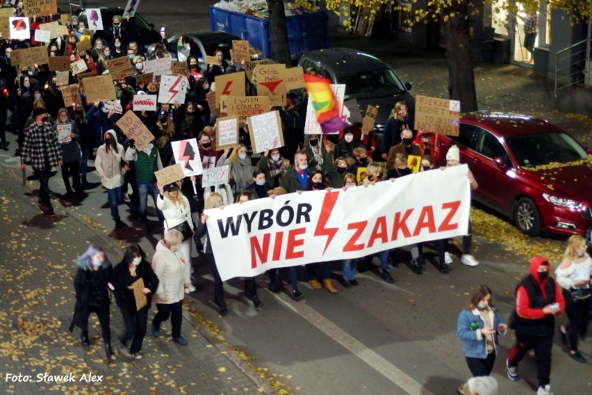 W obiektywie Sławka: wtorkowy marsz kobiet protestujących przeciwko zaostrzeniu prawa aborcyjnego