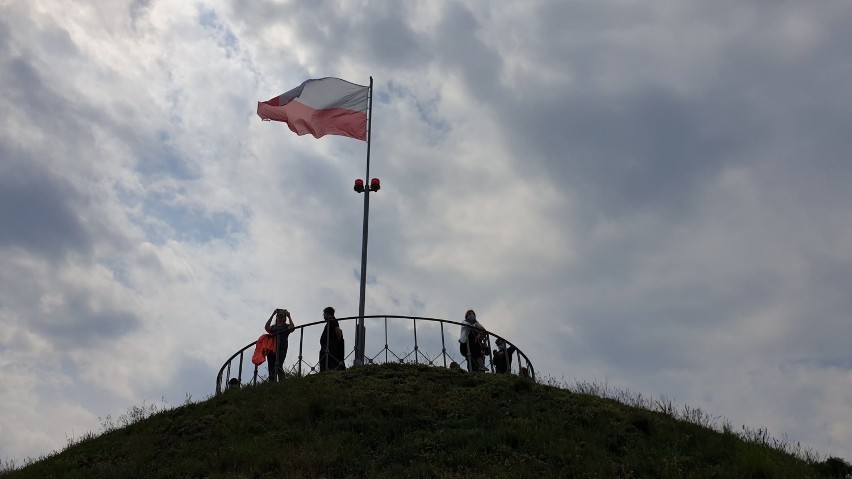 Kraków. Kopiec Piłsudskiego przyciąga krakowian. Ale widoki! [ZDJĘCIA]